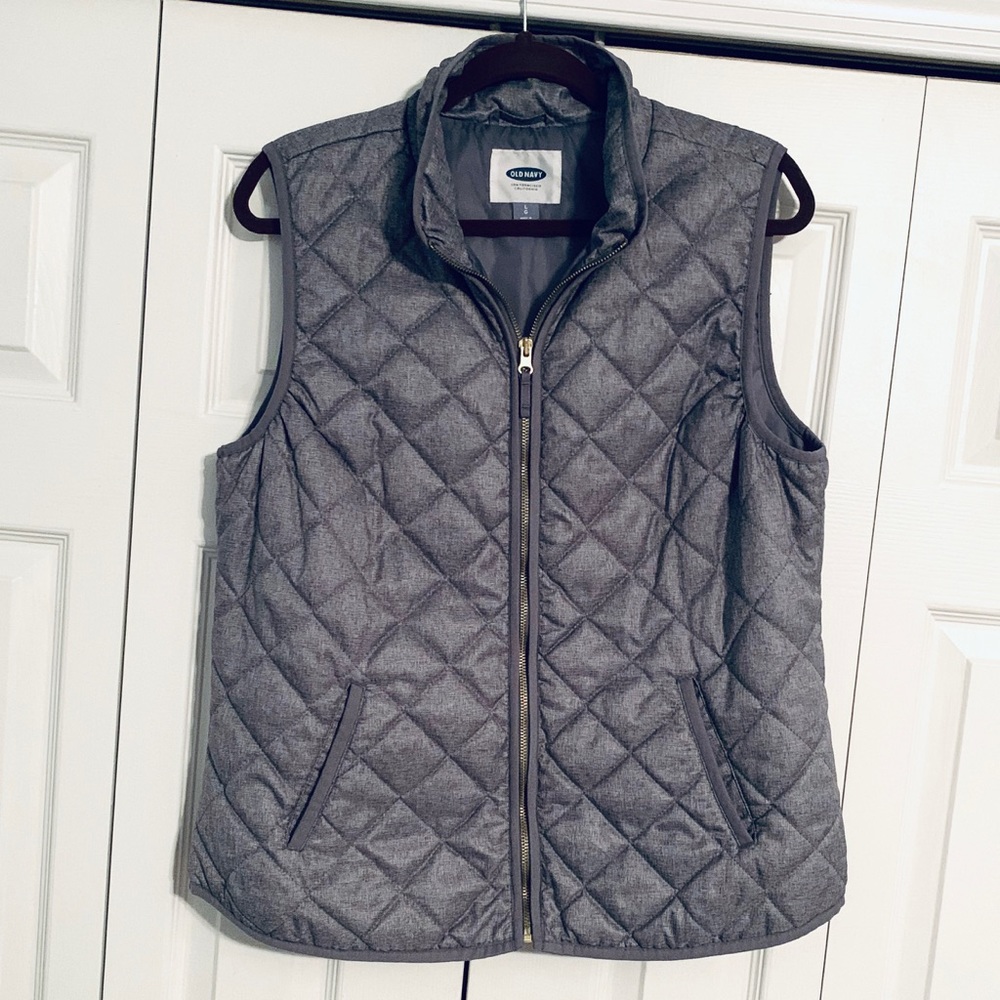 Grey Puffer Vest size L - Old Navy